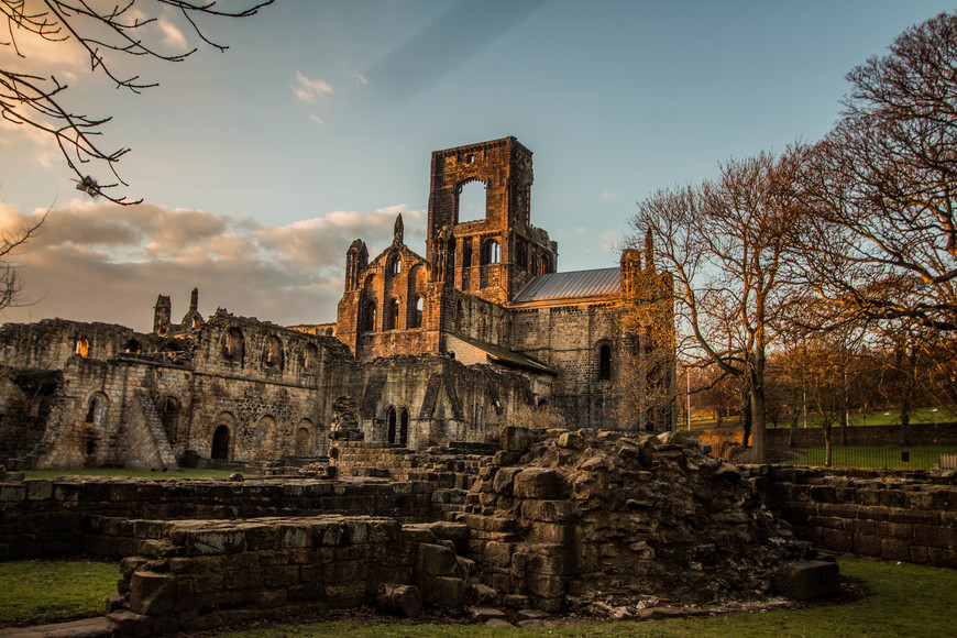 Place Kirkstall Abbey