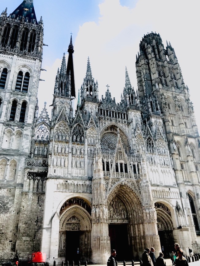 Lugar Cathédrale Notre-Dame de Rouen