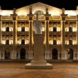 Place Piazza degli Affari