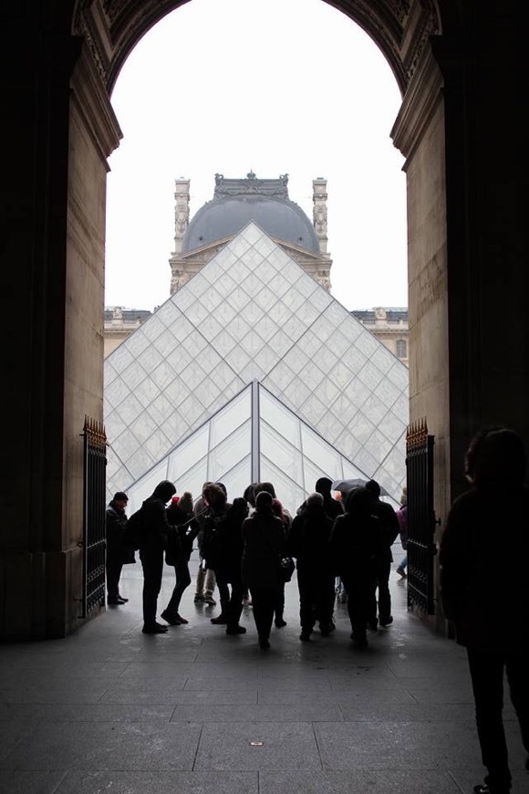 Place Museo del Louvre