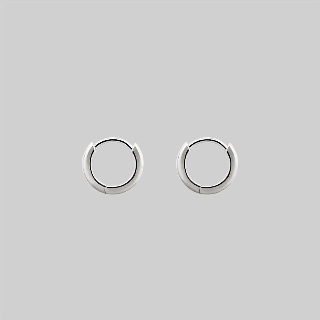 Simple Silver Clicker Hoop Earrings - 10mm – REGALROSE