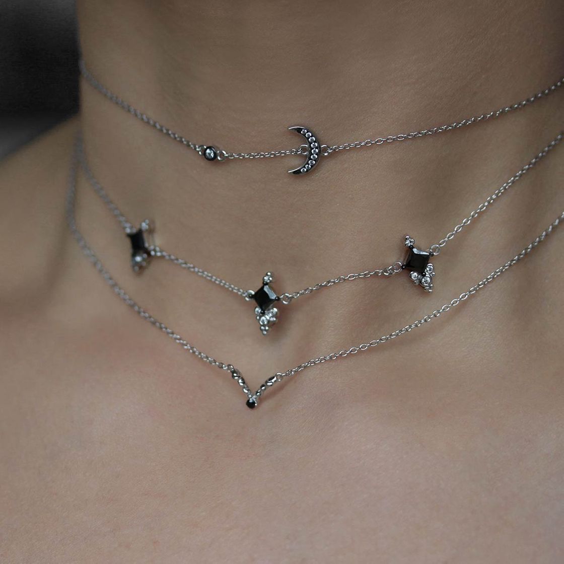 Social DYNASTY. Black Spinel Trilogy Chain Choker — REGALROSE