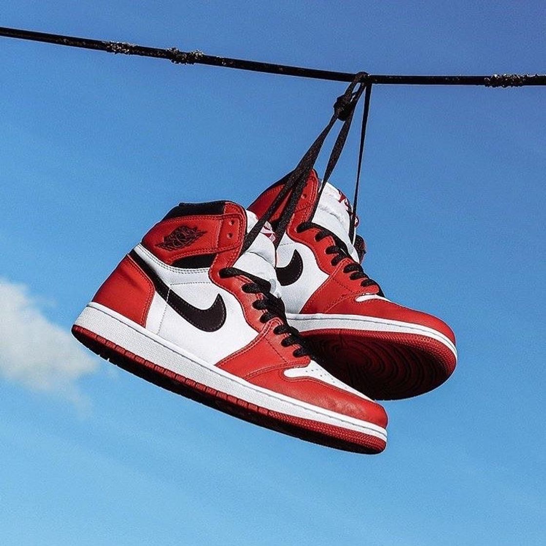 Social AIR JORDAN 1 MID
