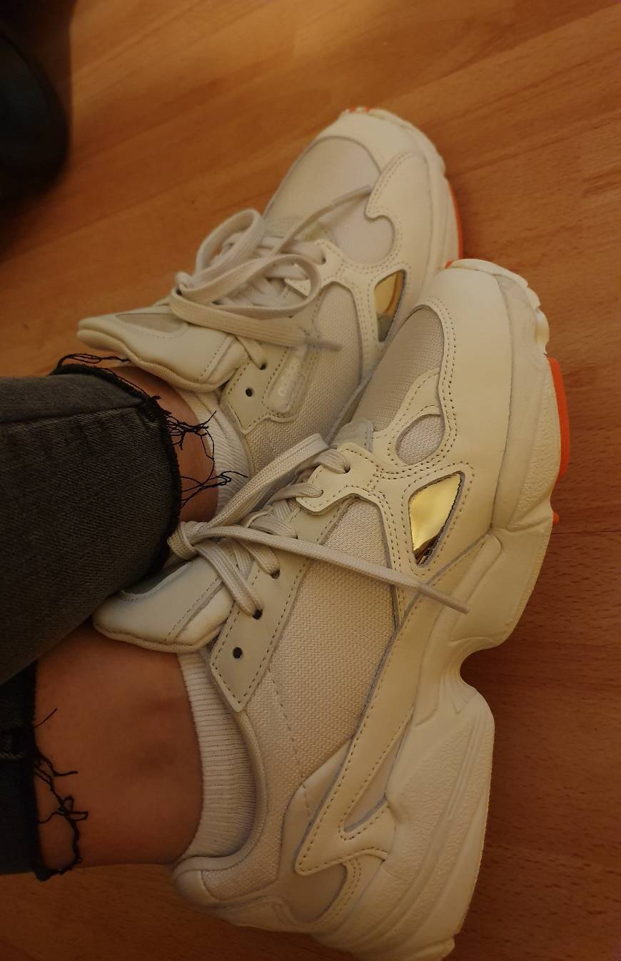 Moda adidas Falcon W