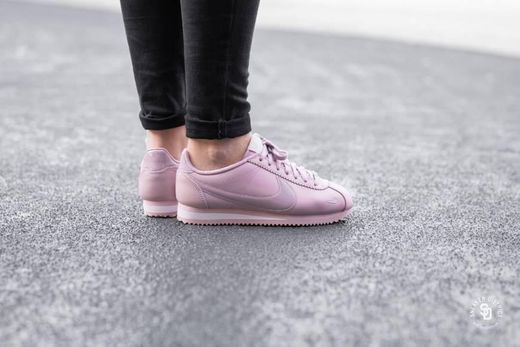 Nike Cortez in Pink