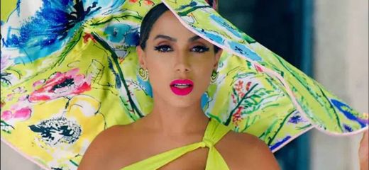 Anitta "Me Gusta" (Feat. Cardi B & Myke Towers)