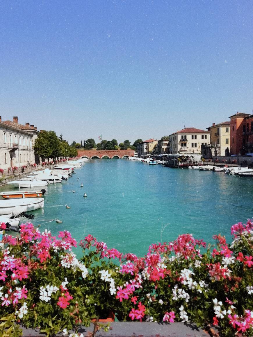 Place Peschiera del Garda