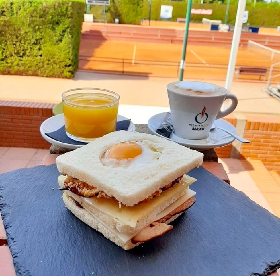 Restaurants Restaurant Tennis Monterols