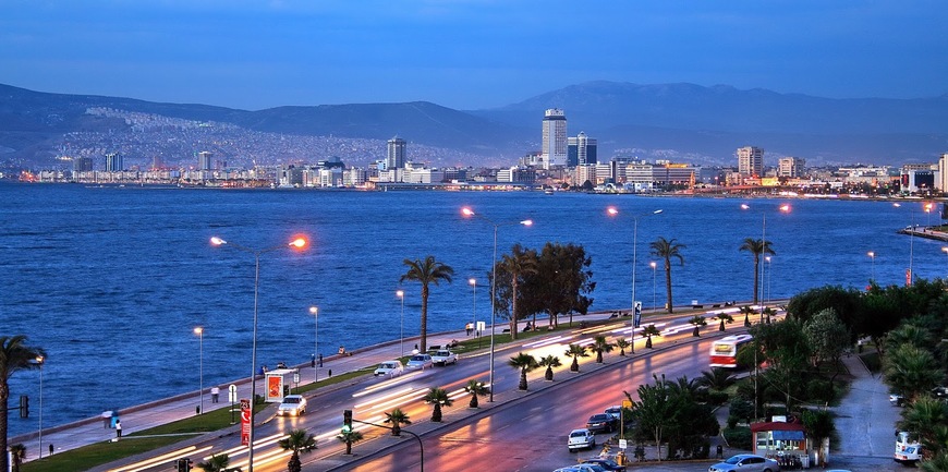 Lugar İzmir