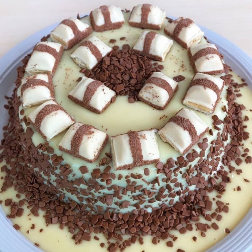 Social Kinder Bueno White