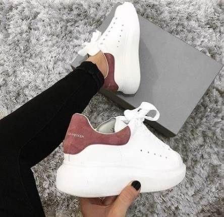 Social Alexander Mcqueen