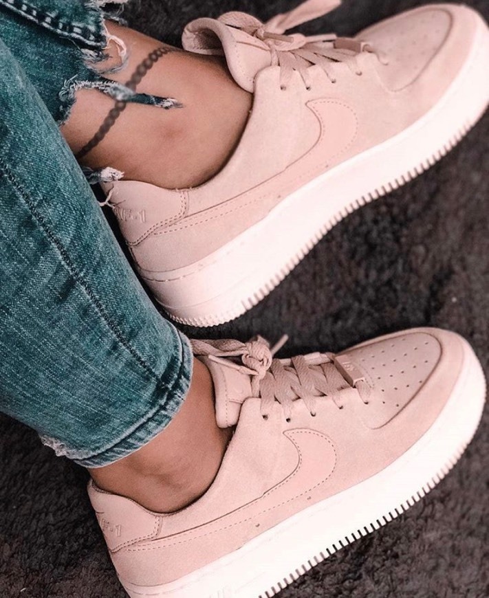 Social Nike Air Force 1