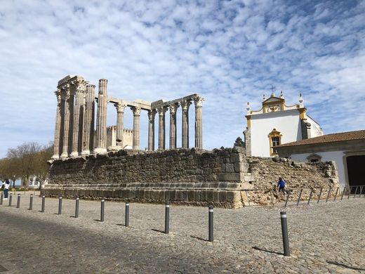 Templo romano de Évora