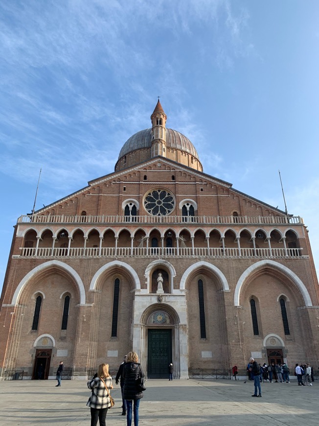 Lugar Basílica de San Antonio de Padua