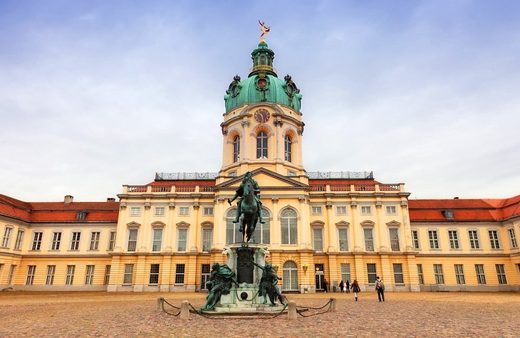 Place Charlottenburg Palace