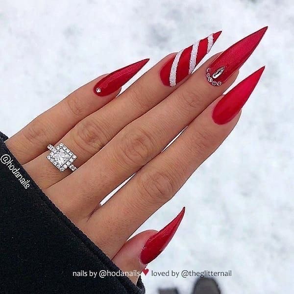 Social Christmas Nails