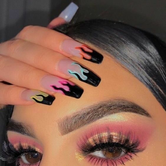 Social Nails