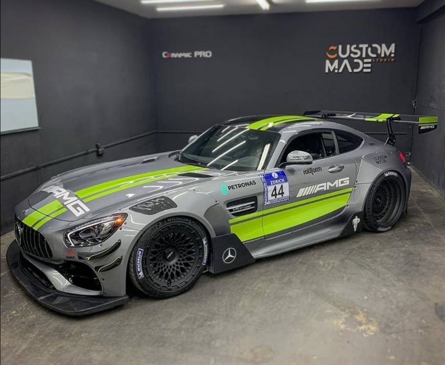 Social Mercedes AMG 