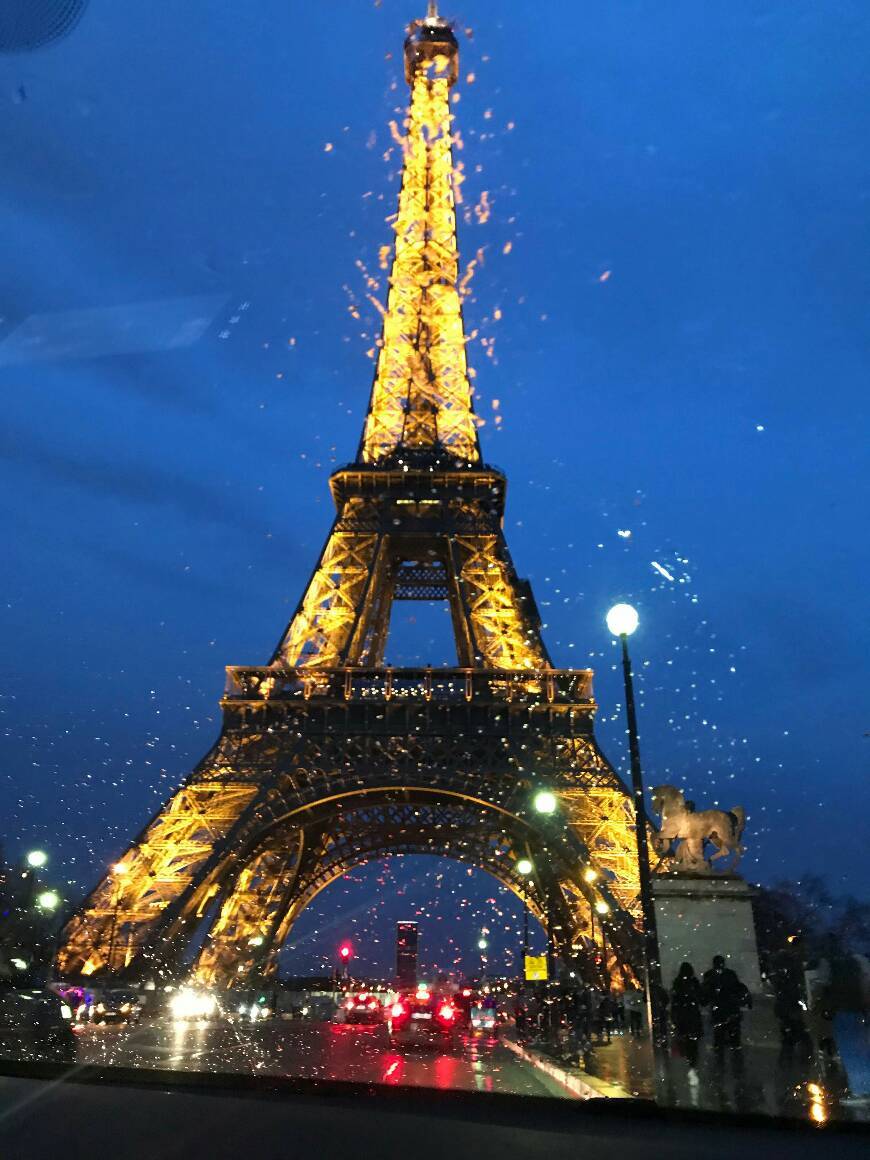 Place Torre Eiffel