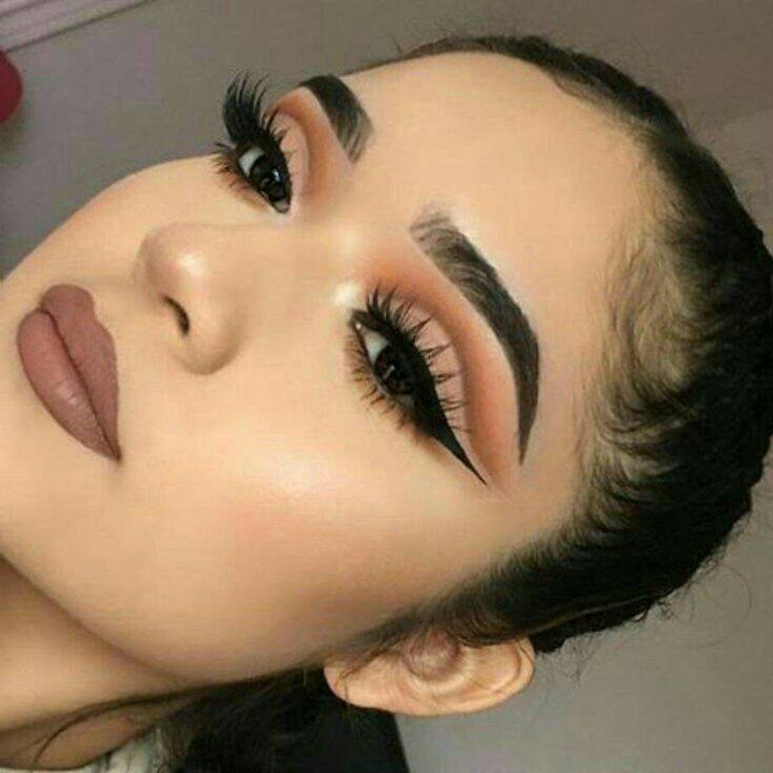 Fashion Cut crease