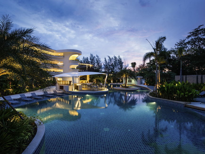 Place Novotel Phuket Karon Beach Resort And Spa