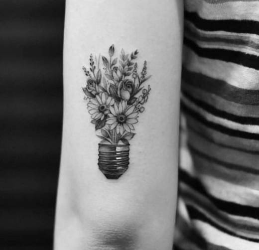 Moda Flowers Tattoo