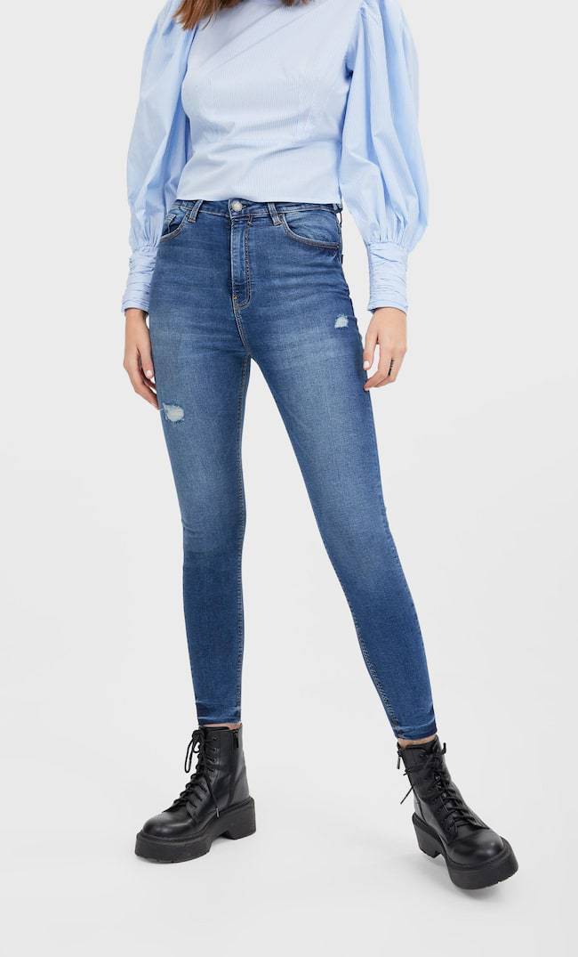 Product 
Jeans super high waist