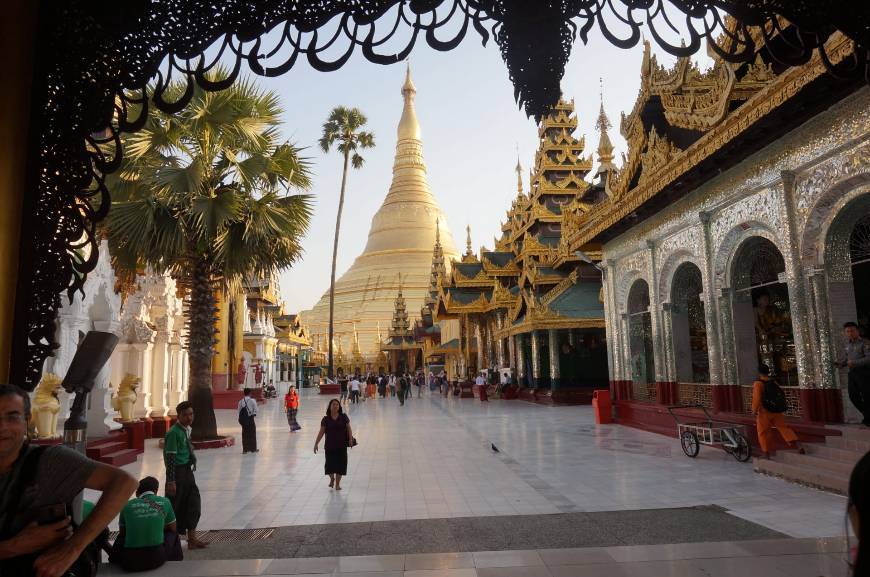 Place Shwedagon Pagoda