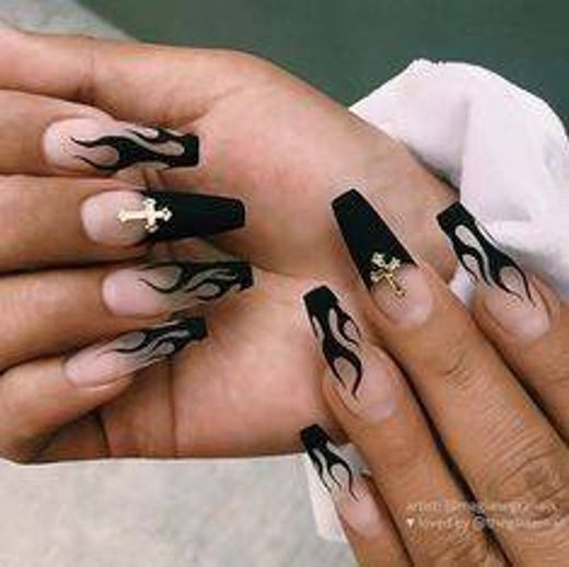 nails