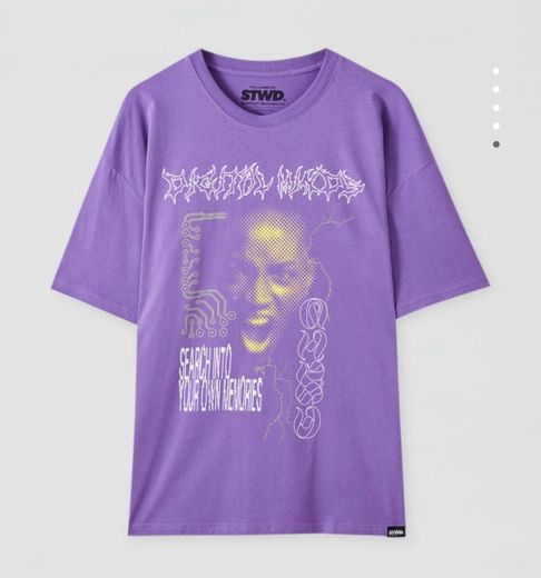 Camiseta violeta ilustración cara