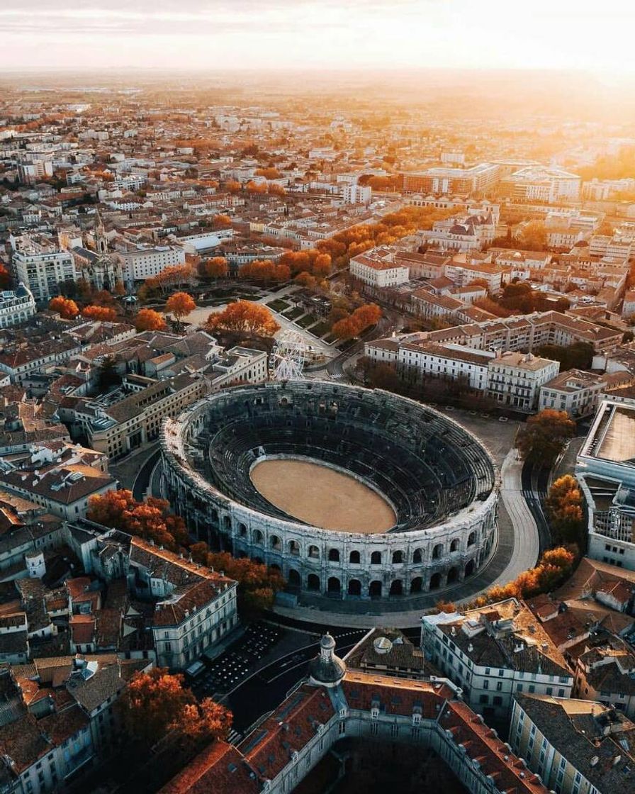 Place Nimes