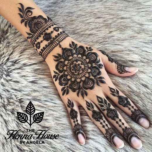 Moda Henna nas mãos 🔝