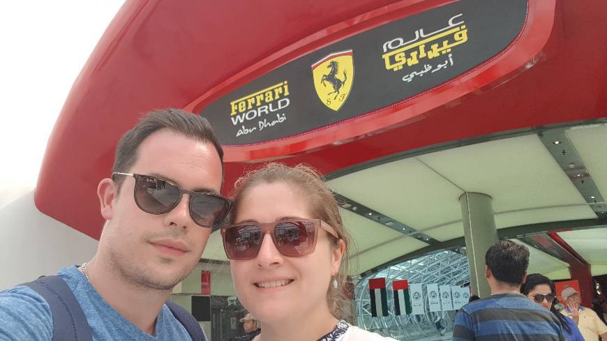 Lugar Ferrari World Abu Dhabi (Office Entrance)