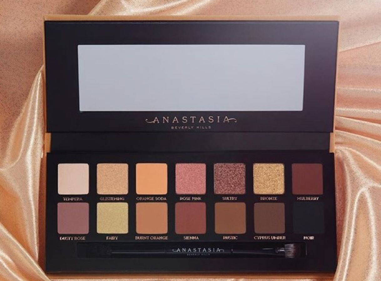 Producto Soft Glam Eyeshadow Palette