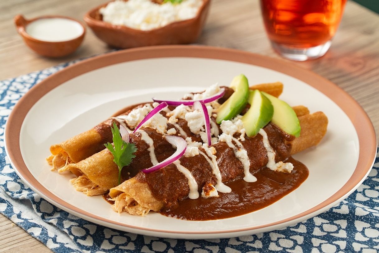 Moda Flautas de Pollo con Mole Fácil