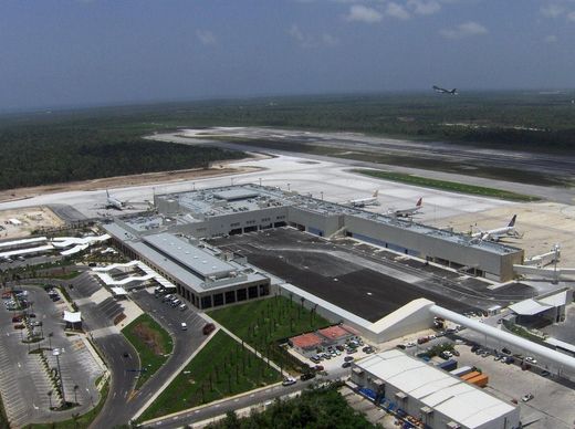Aeropuerto Internacional de Cancún (CUN)