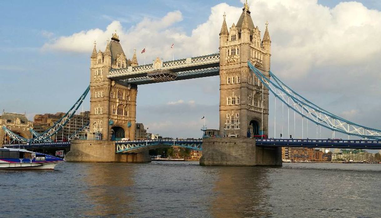 Place Tower Bridge