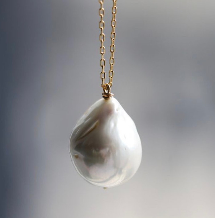 Products Teardrop Pearl Necklace