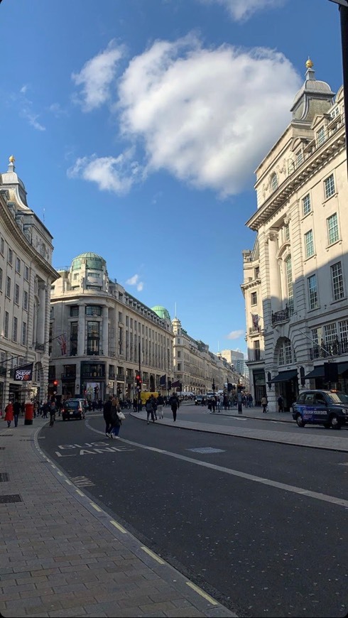 Lugar Piccadilly Circus