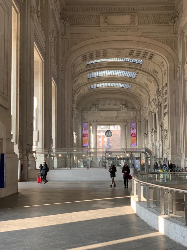 Lugar Milano Centrale Railway Station