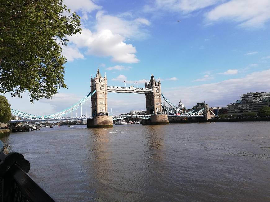 Place Tower Bridge