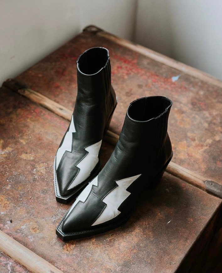 Social Botas pretas com raios ⚡️ 