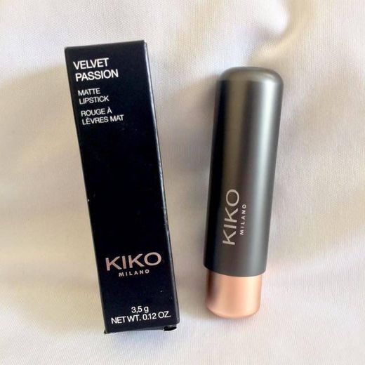 NKIKO MILANO UNLIMITED STYLO LONG-LASTING CREAMY LIPSTICK WITH A SEMI-MATTE FINISH