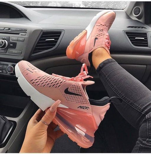 Social Nike Air270