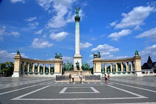 Plaza de los Héroes