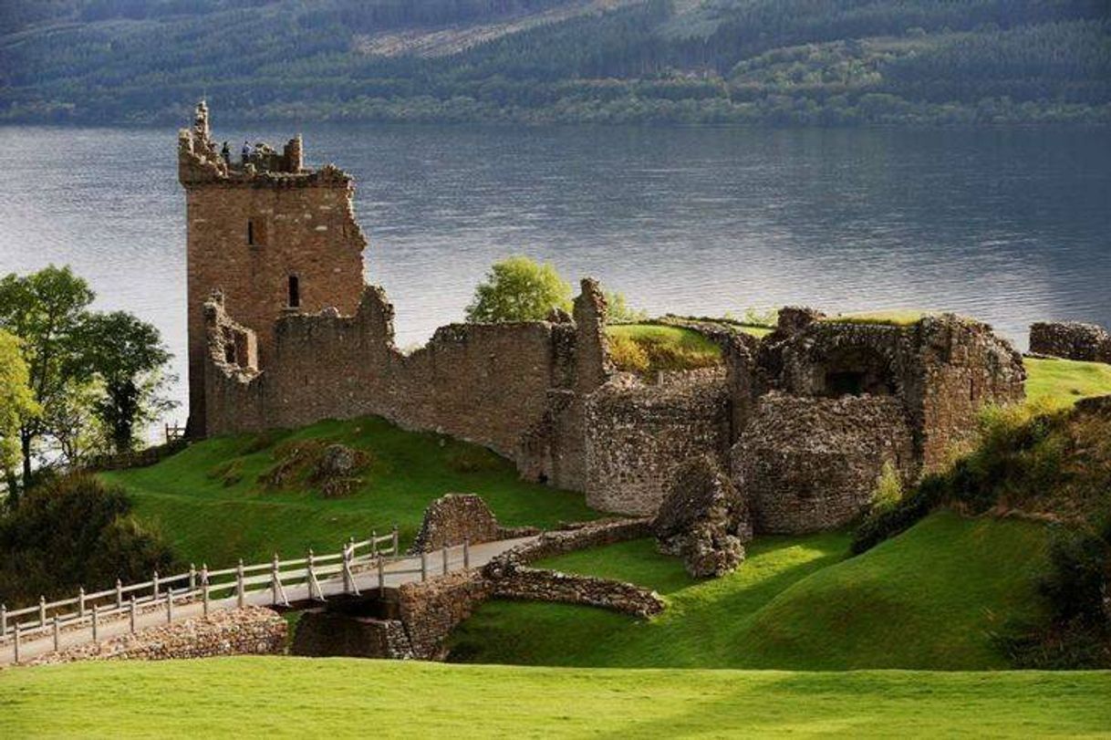 Place Urquhart Castle