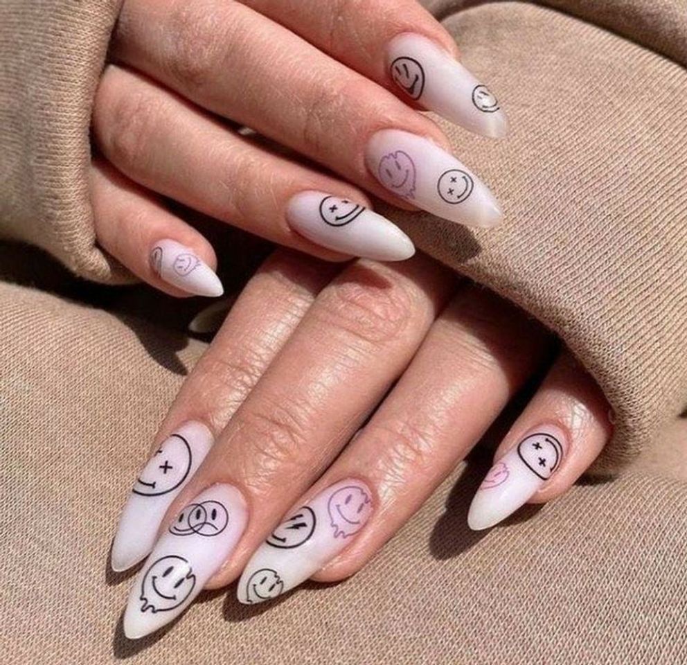 Fashion happy face nail 😃