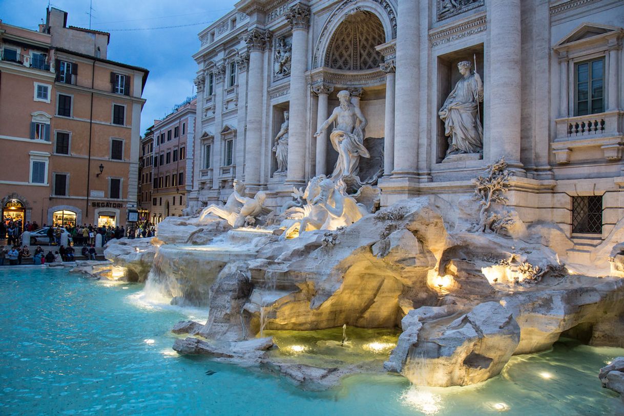 Place Fontana di Trevi