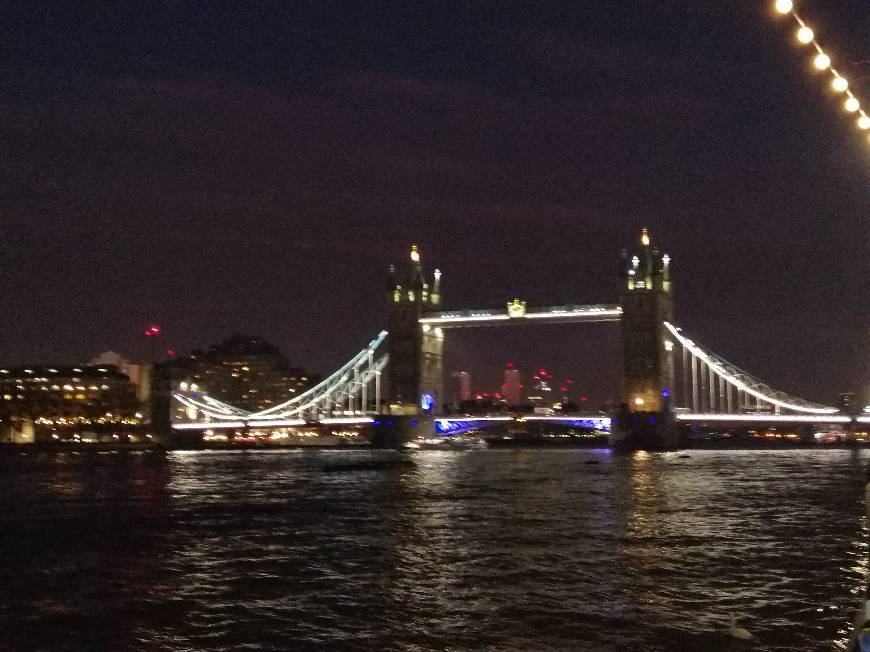 Place Tower Bridge