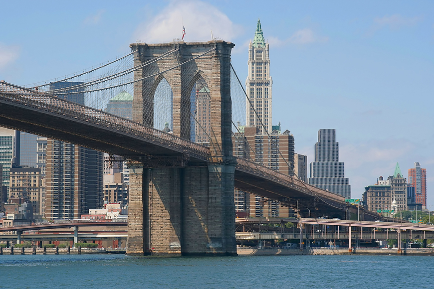 Place Brooklyn Bridge